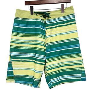 Under Armour Surf Board Shorts Loose Fit 11" Zip Pocket Green Yellow Size 32